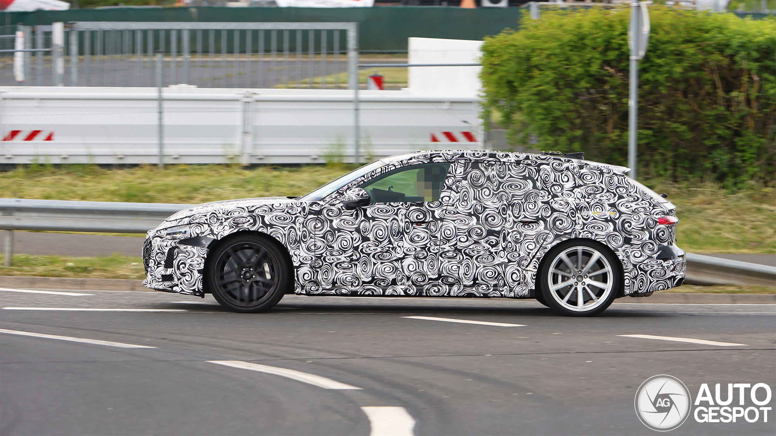 Audi RS5 Avant B10