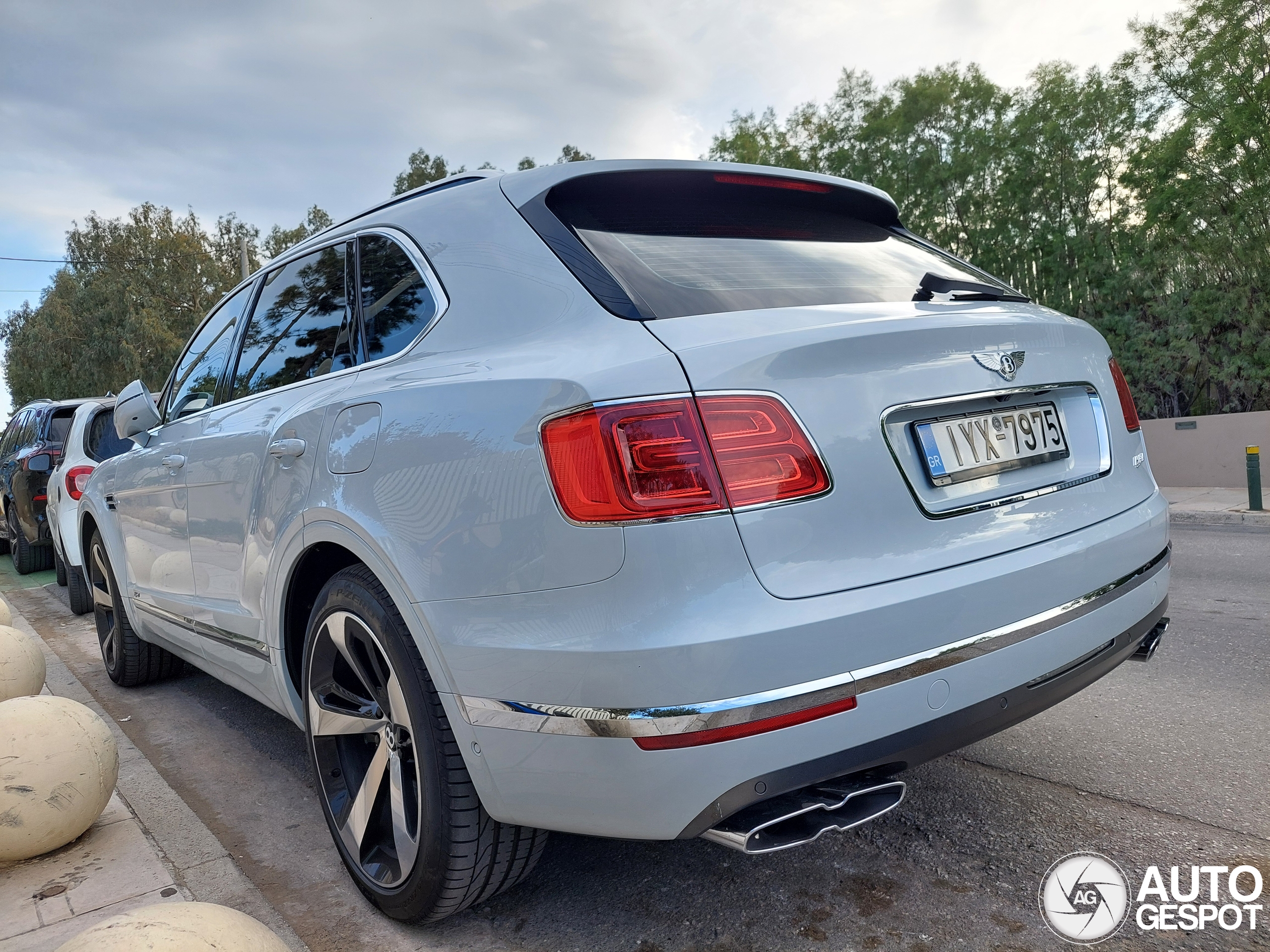 Bentley Bentayga Hybrid