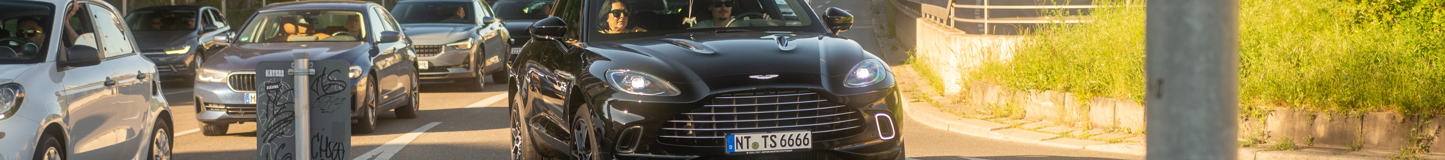 Aston Martin DBX