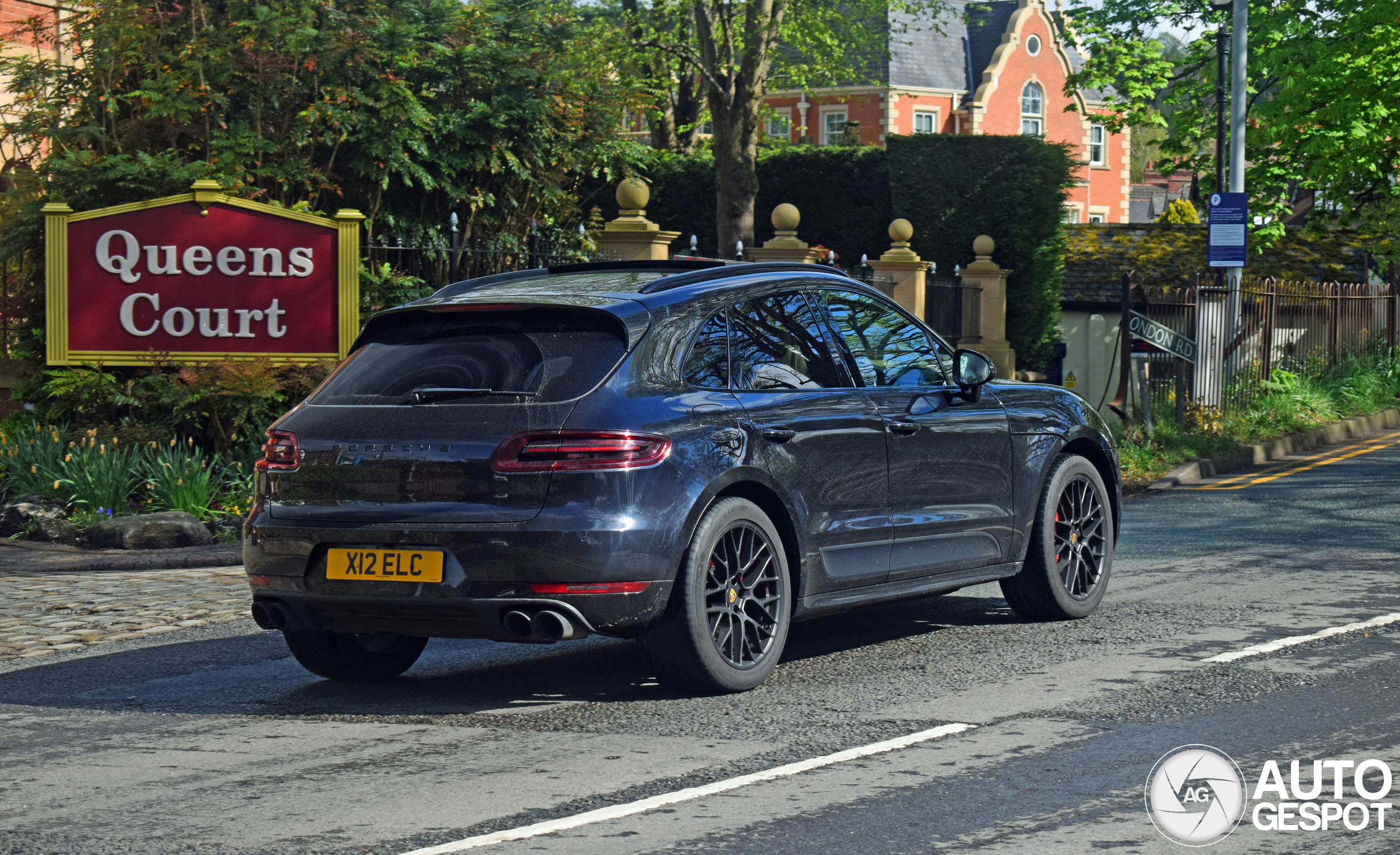 Porsche 95B Macan GTS