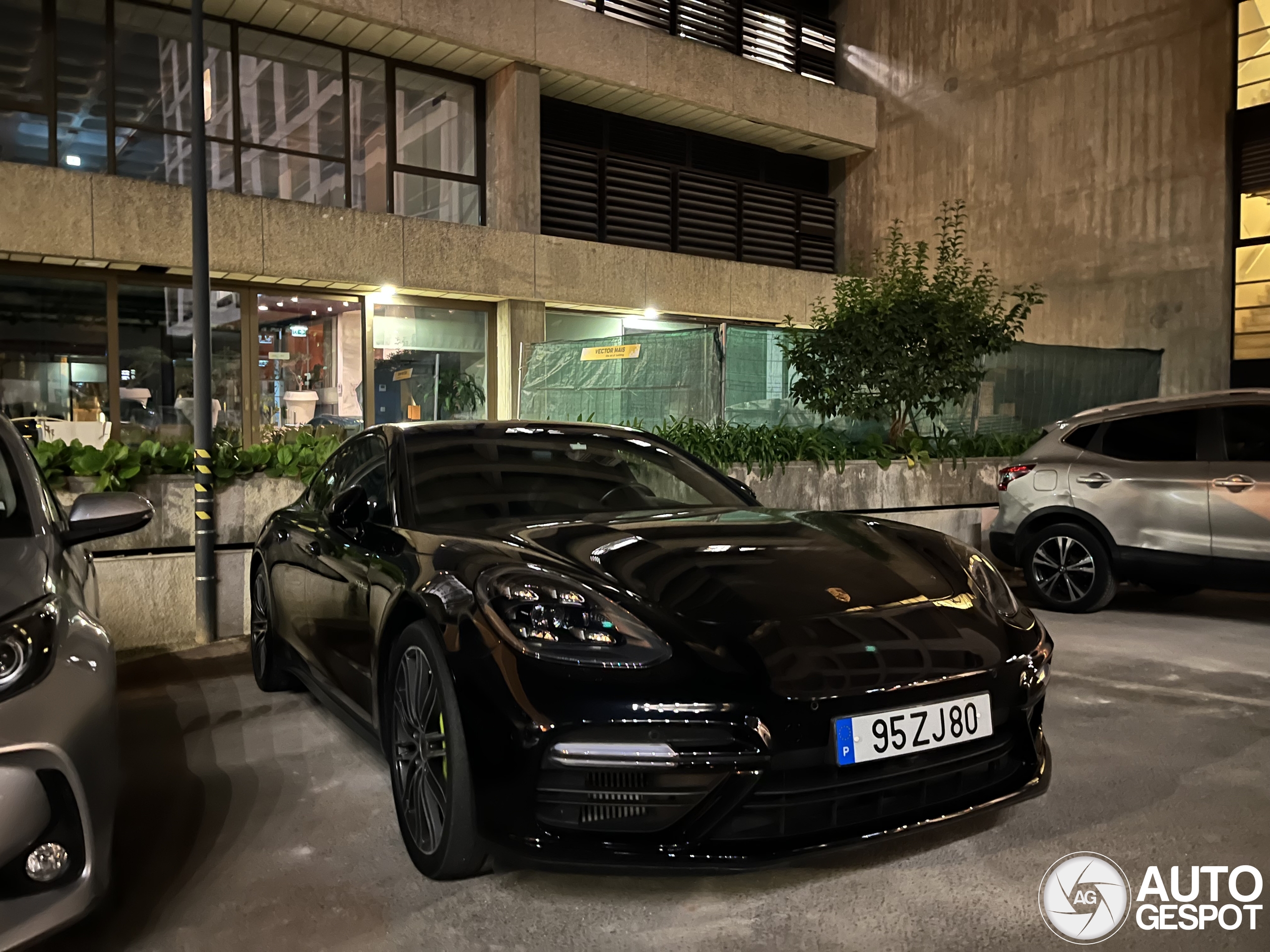 Porsche 971 Panamera Turbo S E-Hybrid
