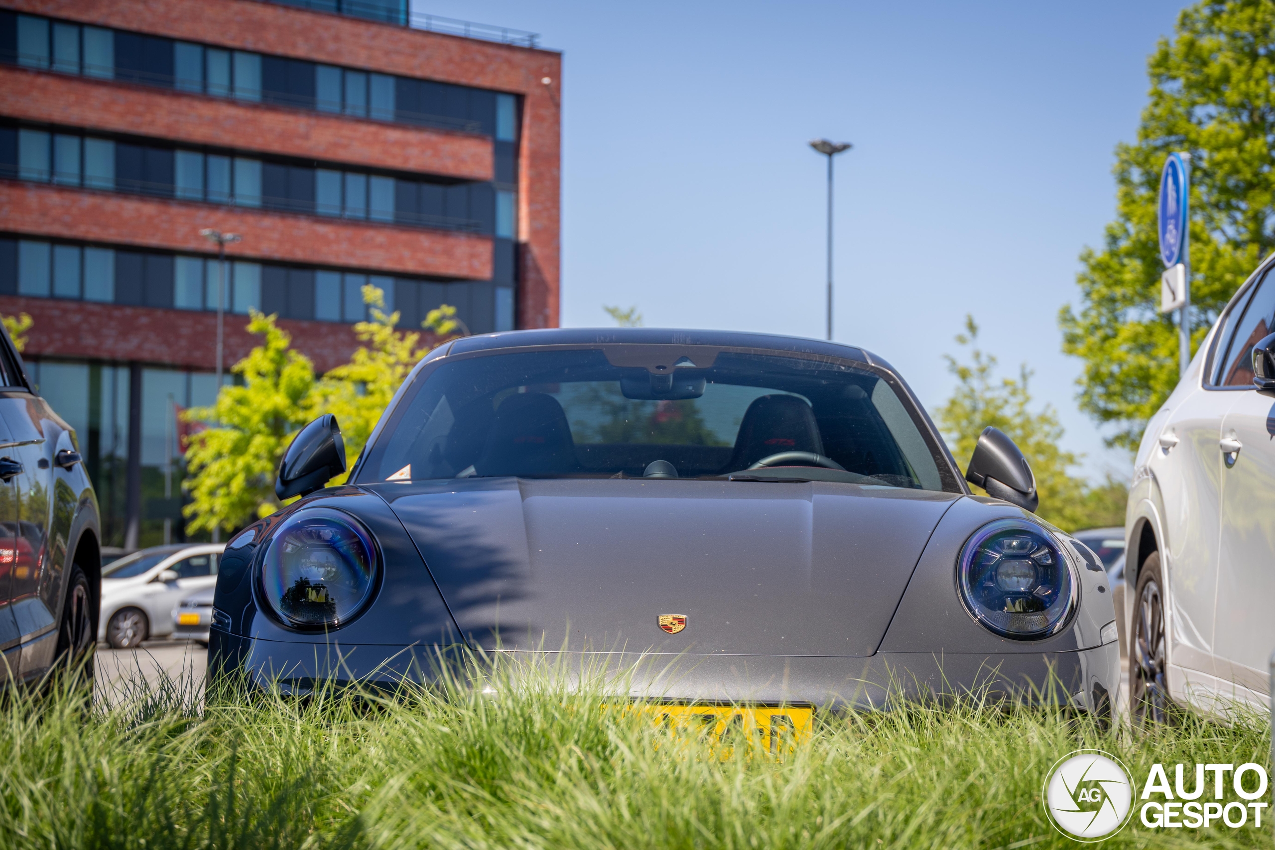 Porsche 992 Carrera 4 GTS