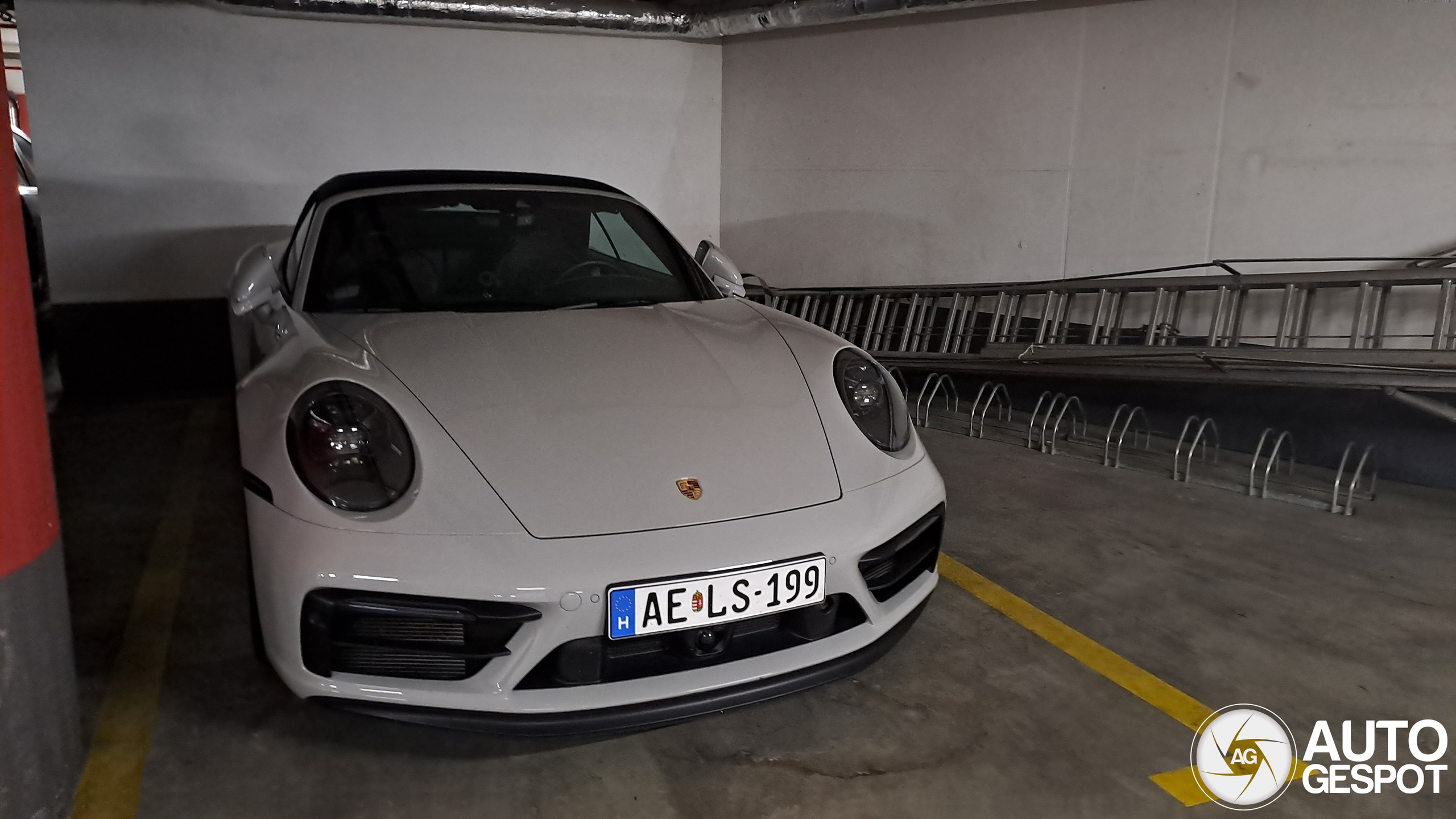 Porsche 992 Carrera 4 GTS Cabriolet