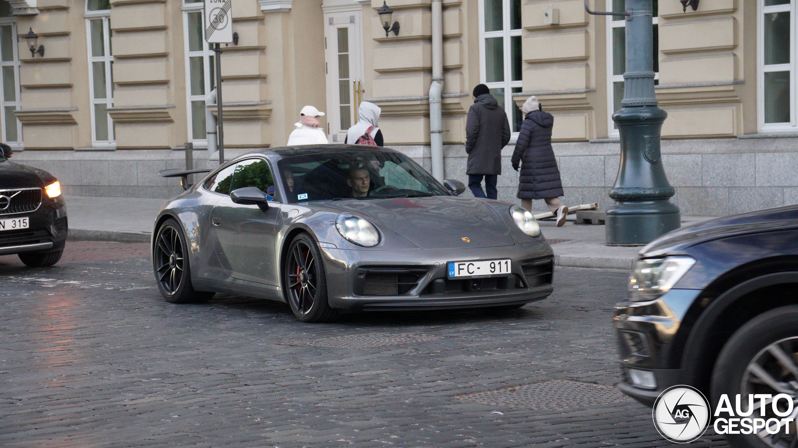 Porsche 992 Carrera GTS