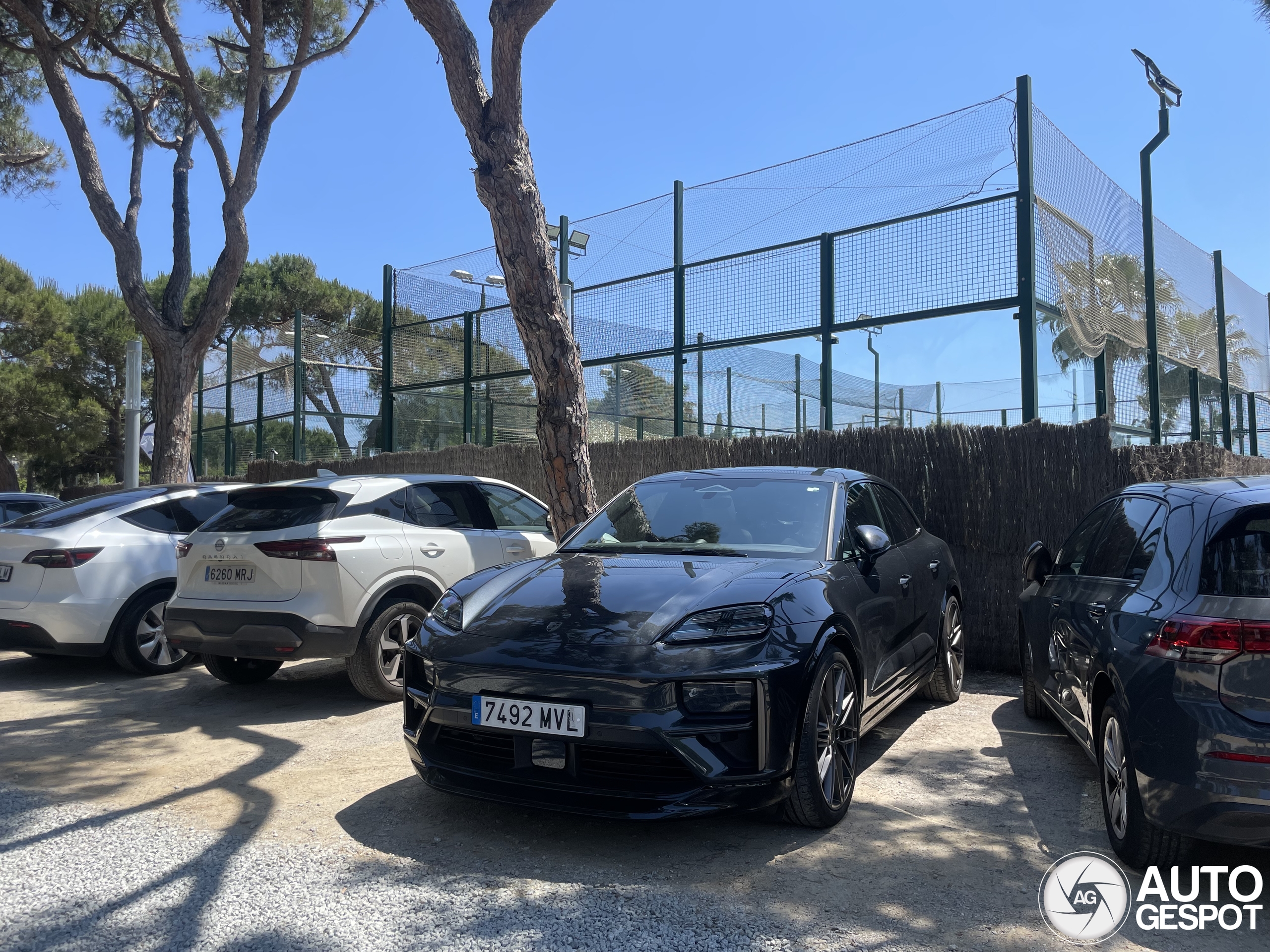 Porsche Macan EV Turbo