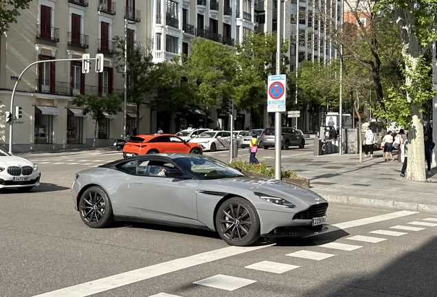 Aston Martin DB11 V8