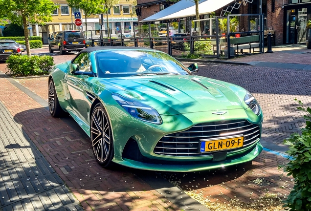 Aston Martin DB12 Volante