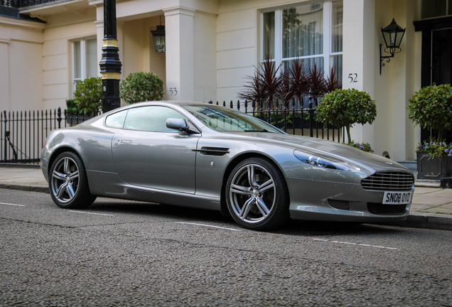 Aston Martin DB9