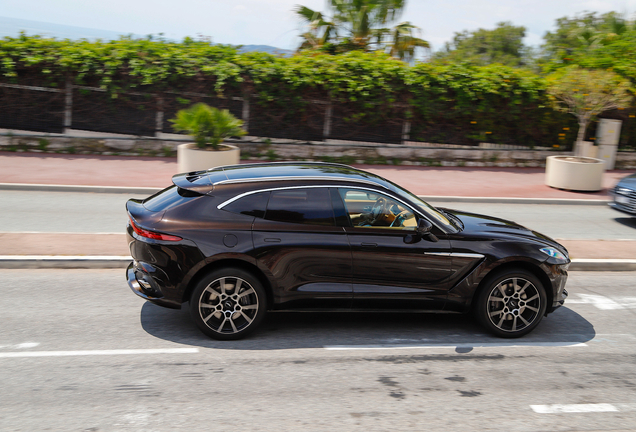 Aston Martin DBX