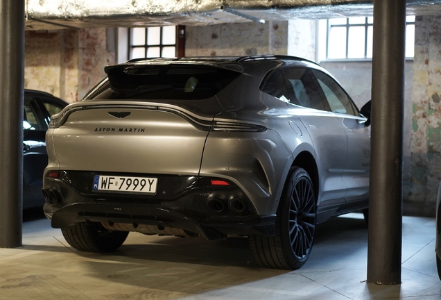 Aston Martin DBX707