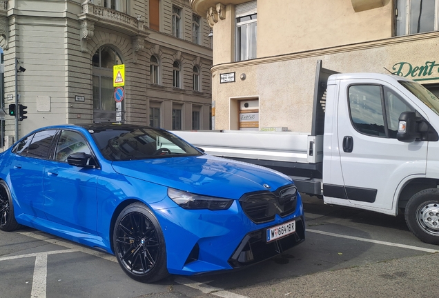 BMW M5 G90