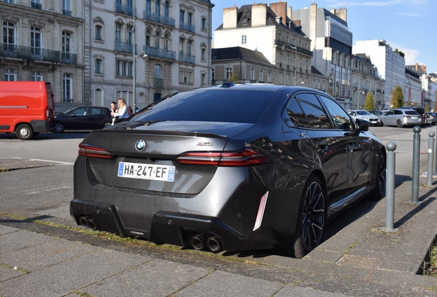 BMW M5 G90