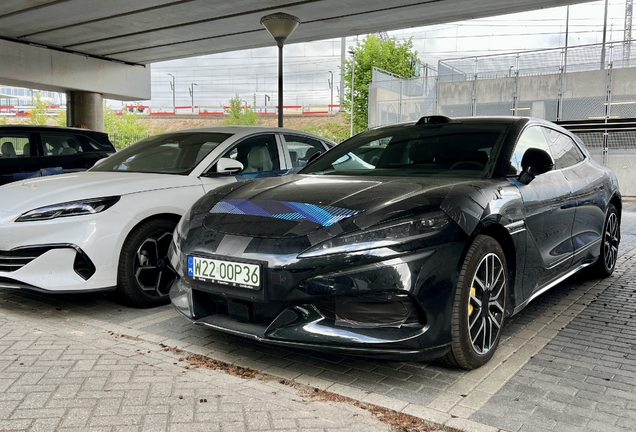 Denza Z9 GT
