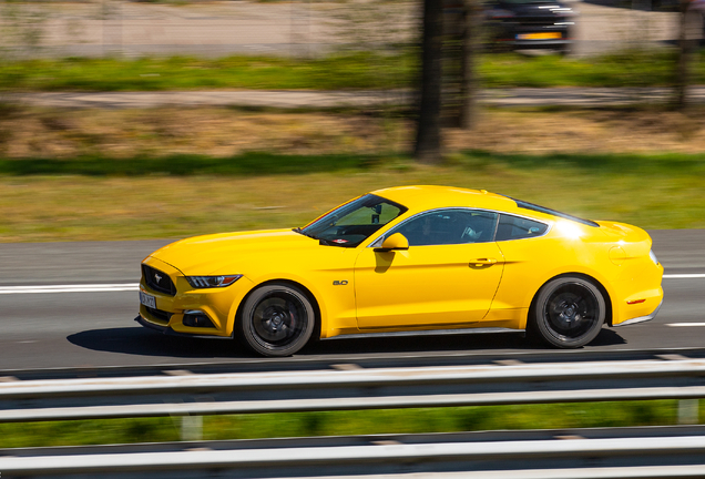Ford Mustang GT 2015