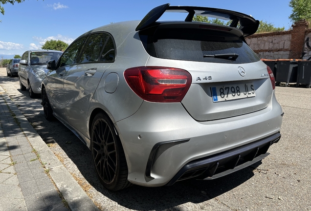 Mercedes-AMG A 45 W176 2015