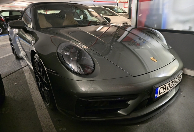 Porsche 992 Carrera 4 GTS Cabriolet