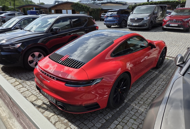 Porsche 992 Carrera 4S