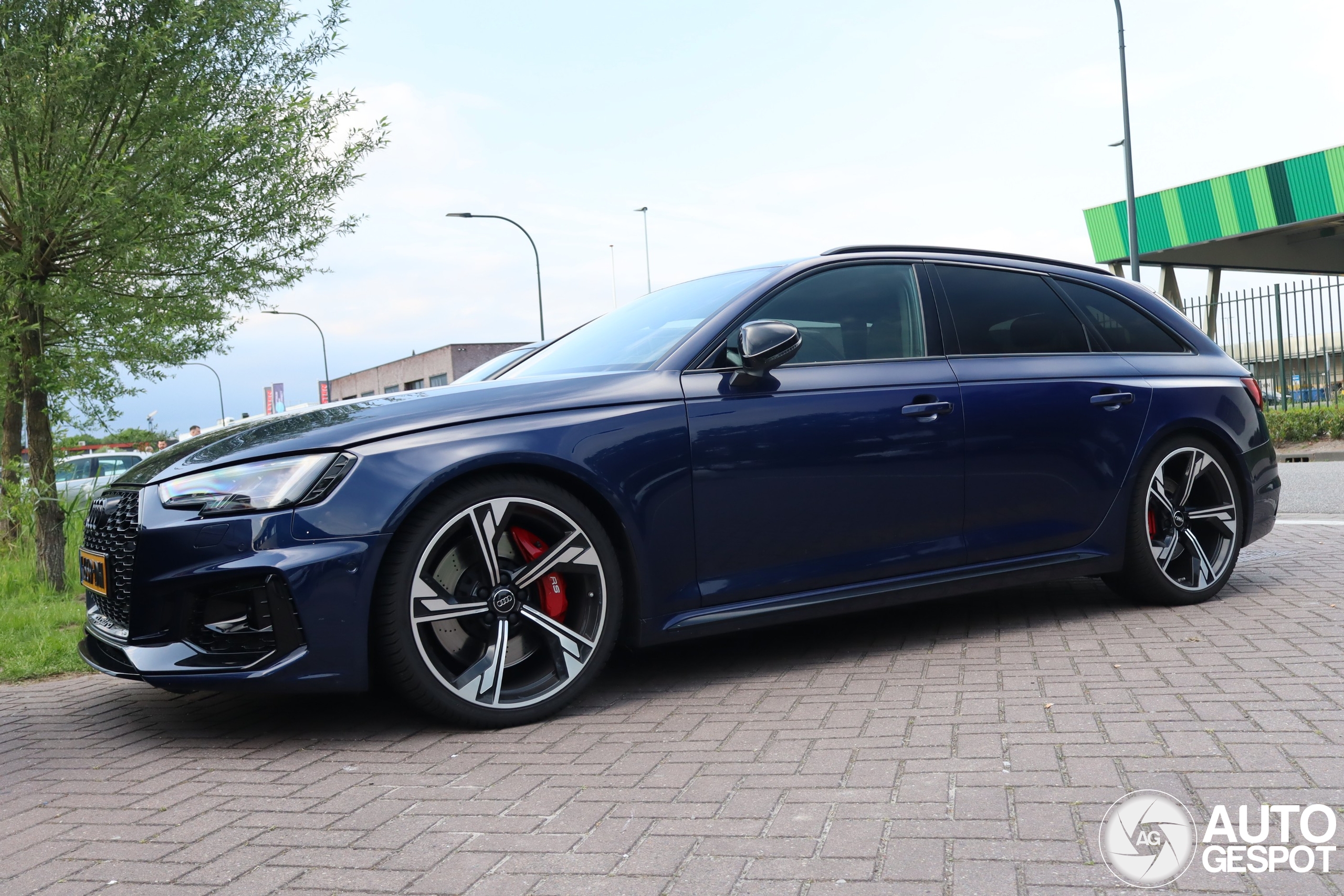 Audi RS4 Avant B9