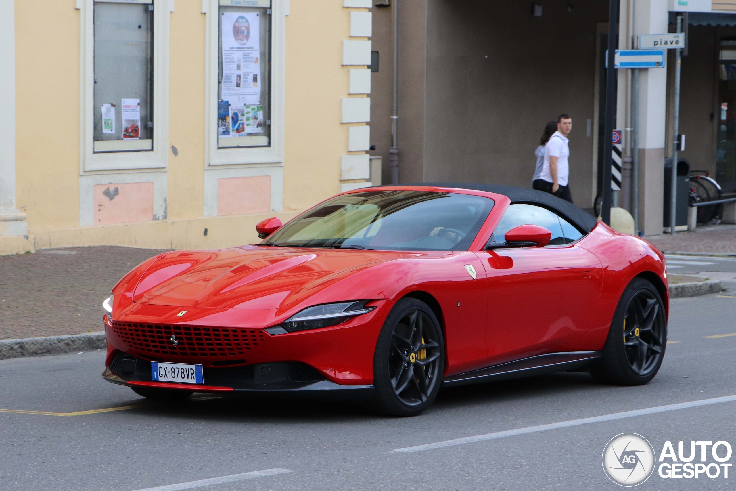 Ferrari Roma Spider