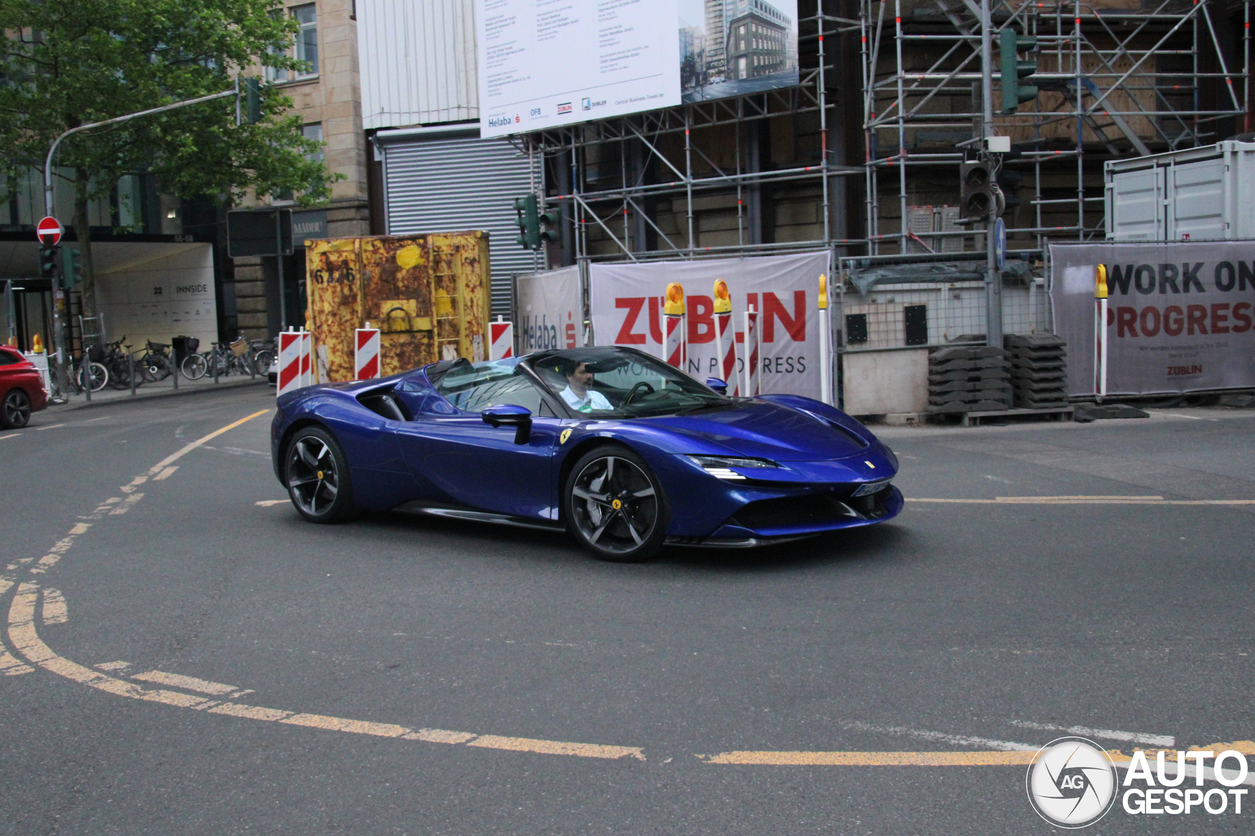 Ferrari SF90 Spider