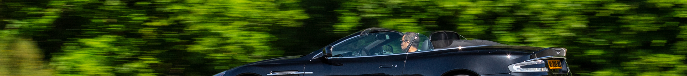 Aston Martin DBS Volante