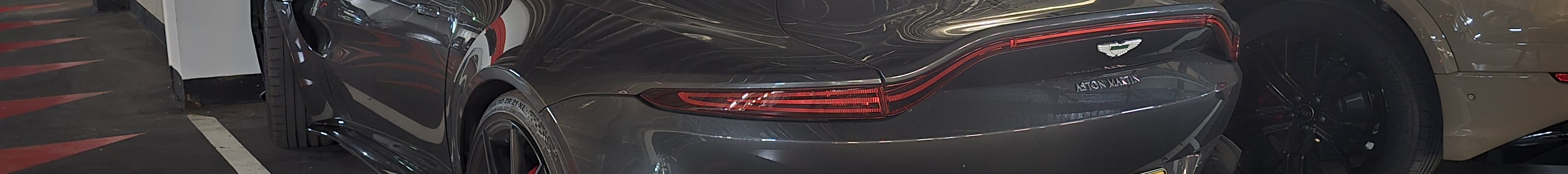Aston Martin V8 Vantage 2018