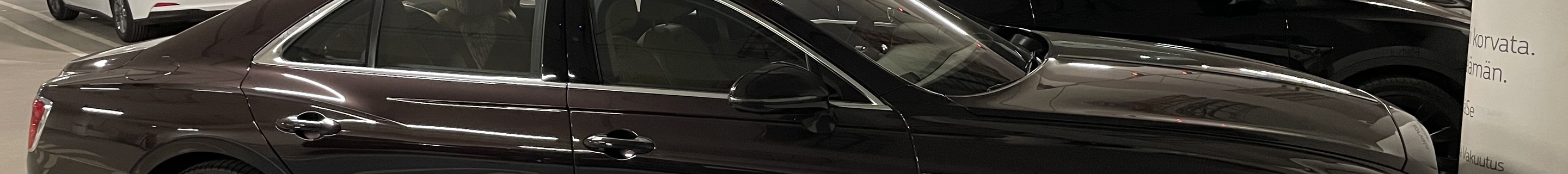 Bentley Flying Spur Hybrid Azure