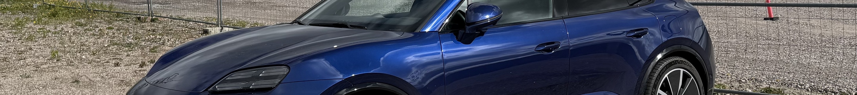 Porsche Macan EV Turbo