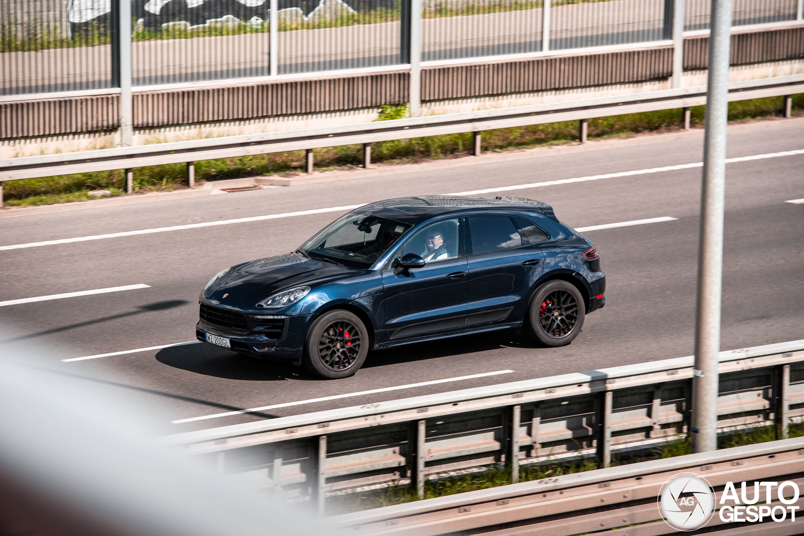 Porsche 95B Macan GTS