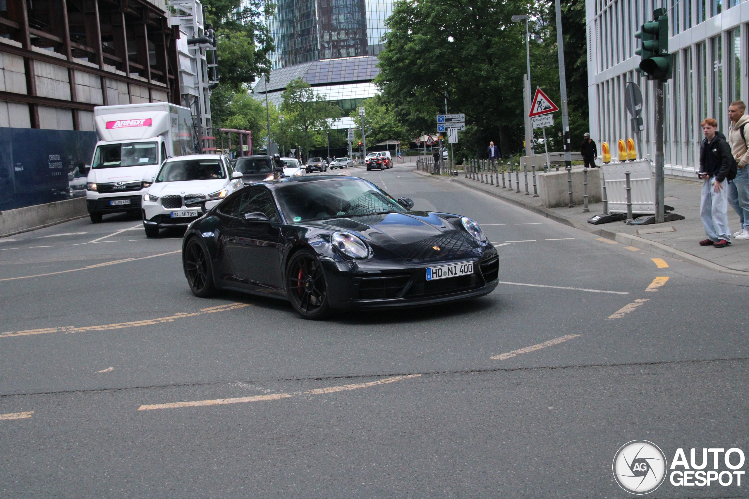 Porsche 992 Carrera 4 GTS