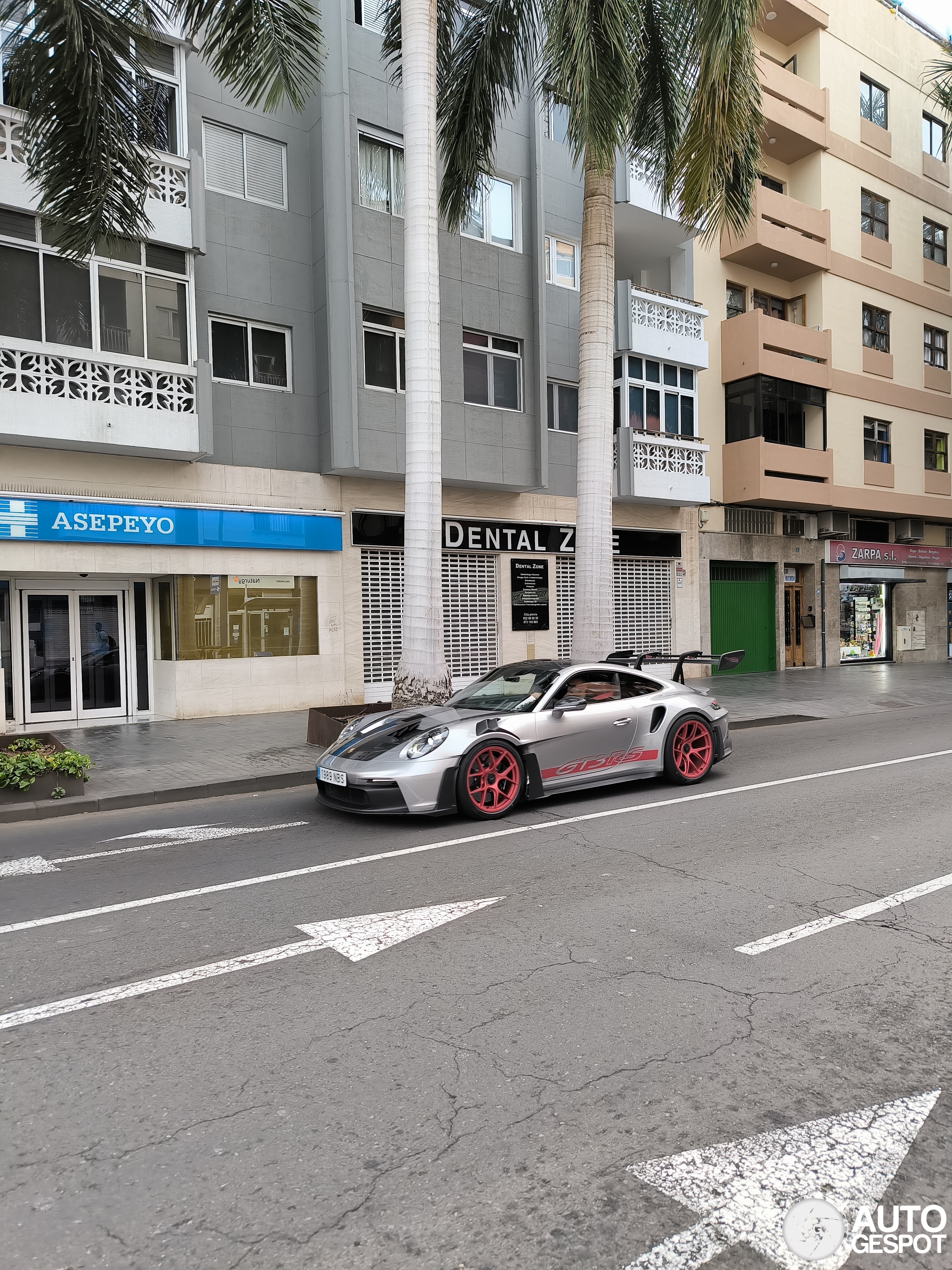 Porsche 992 GT3 RS Weissach Package