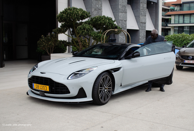 Aston Martin DB12