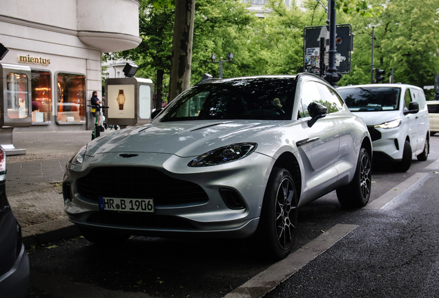 Aston Martin DBX