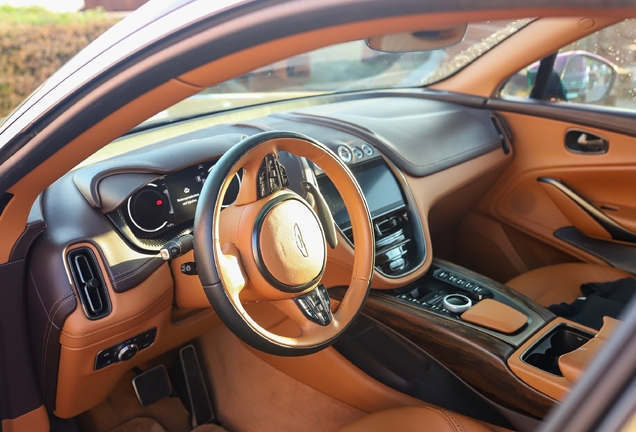 Aston Martin DBX