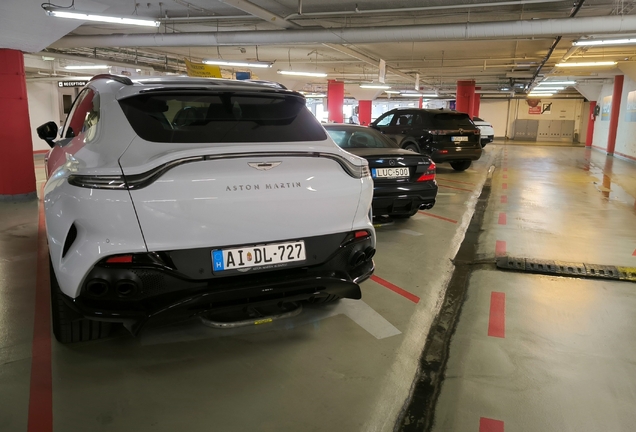 Aston Martin DBX707