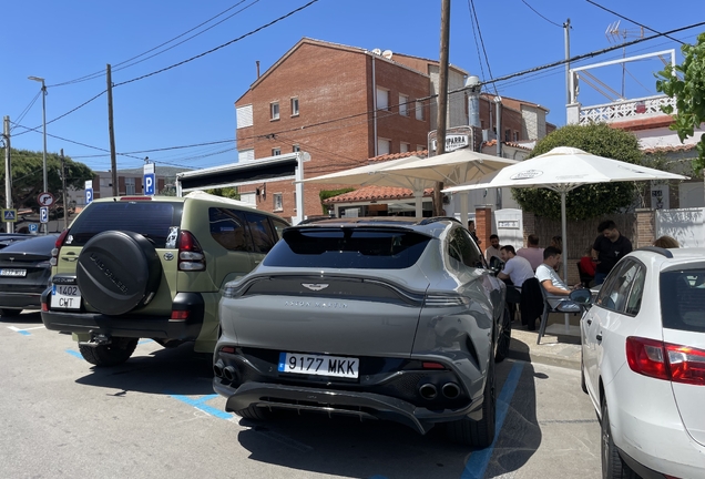 Aston Martin DBX707