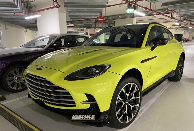 Aston Martin DBX707