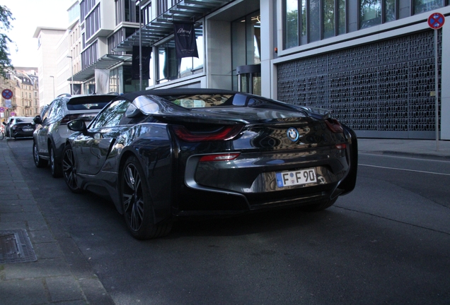 BMW i8 Roadster