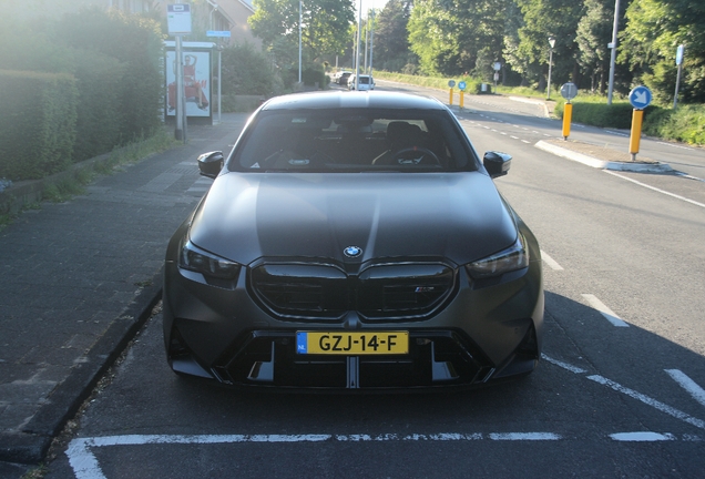 BMW M5 G90