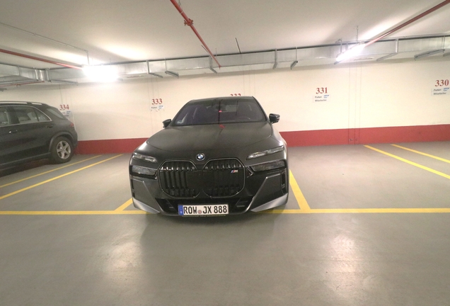BMW M760e xDrive
