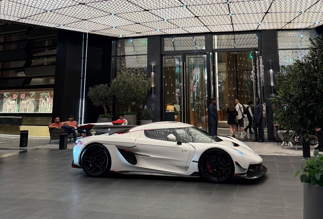 Koenigsegg Jesko Attack