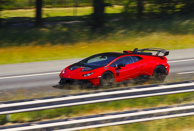 Lamborghini Huracán LP640-2 STO