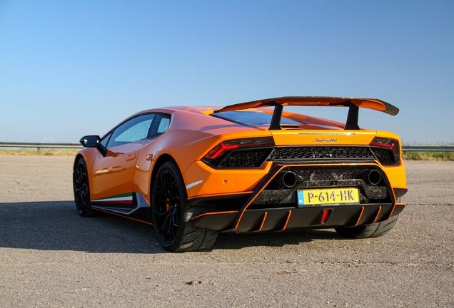 Lamborghini Huracán LP640-4 Performante