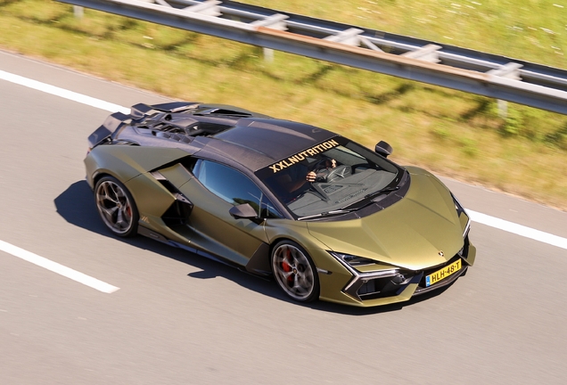 Lamborghini Revuelto