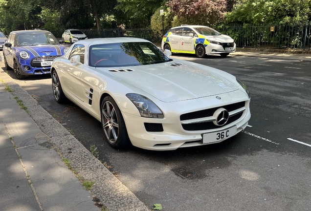 Mercedes-Benz SLS AMG