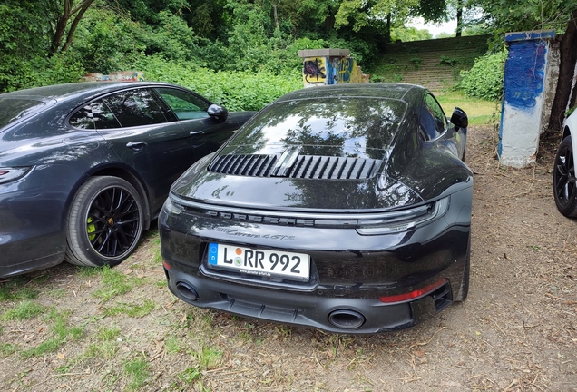 Porsche 992 Carrera 4 GTS