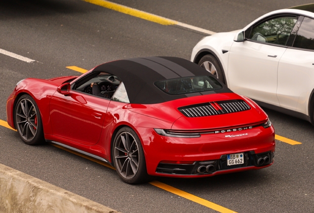 Porsche 992 Carrera 4S Cabriolet