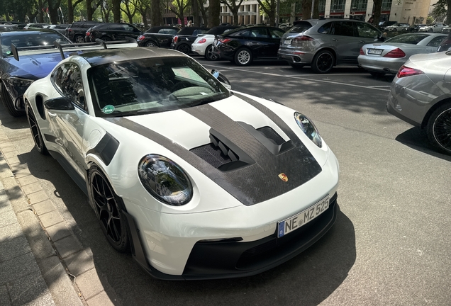 Porsche 992 GT3 RS Weissach Package