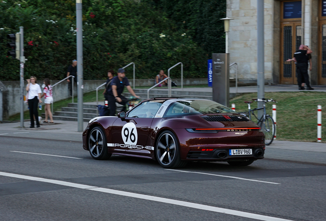 Porsche 992 Targa 4S Heritage Design Edition
