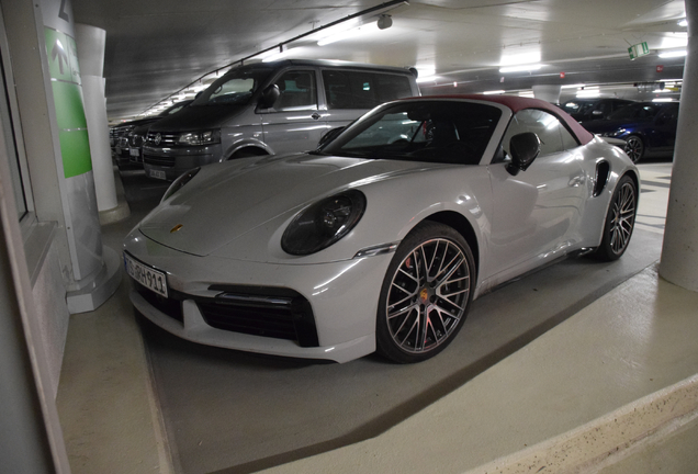 Porsche 992 Turbo S Cabriolet